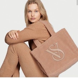 NEW Victoria’s Secret Sherpa Tote